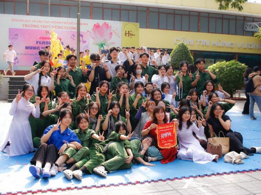 cho-thue-do-linh-bo-doi-bieu-dien-van-nghe (4)
