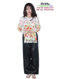 Bà ba nữ hoa trắng