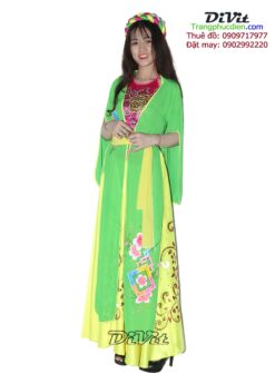 Tứ thân áo cách tân