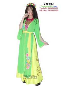 Tứ thân áo cách tân