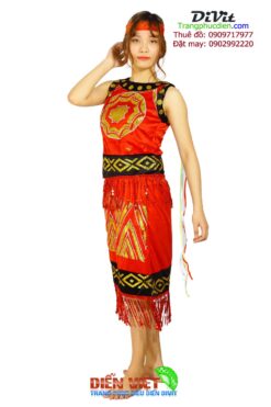 Trang phục dân tộc Tây Nguyên đỏ