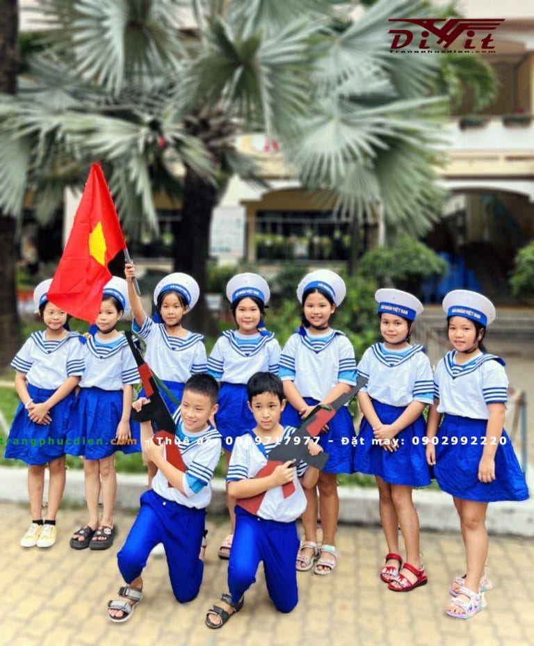 Trang phục lính Hải quân trẻ em