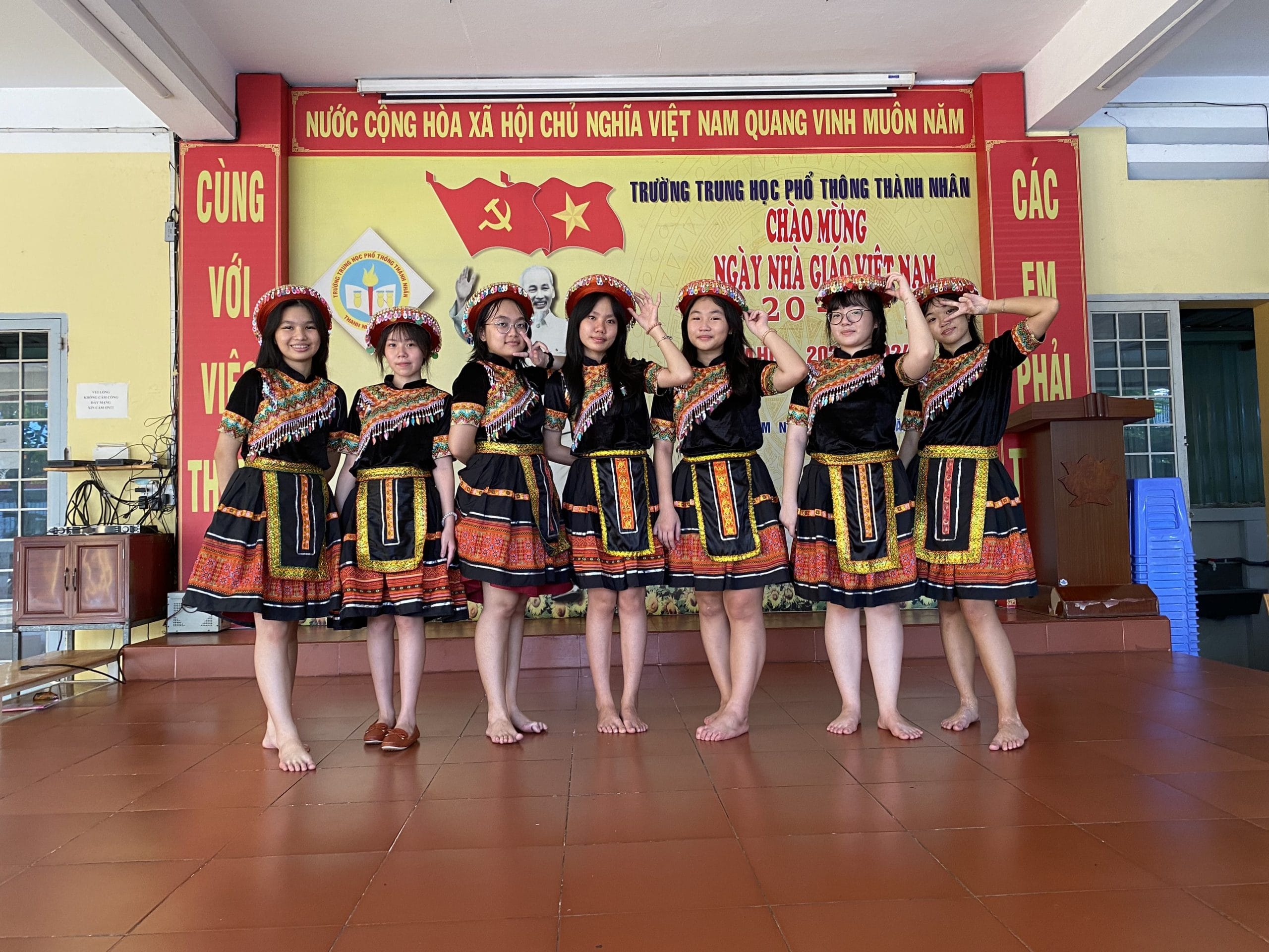 cho-thue-do-dan-toc-hmong