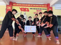 thue-do-mua-dan-toc-hmong