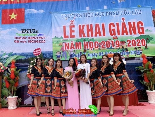 Ảnh nhóm hoặc nam nữ với trang phục dân tộc – ảnh 09