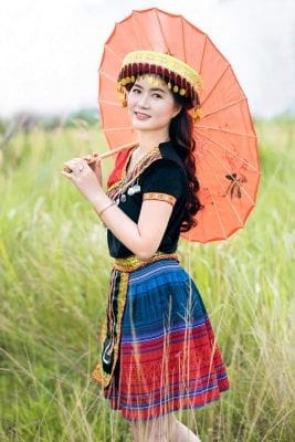 Trang phục H’Mông trong bộ ảnh ngoài trời – ảnh 15