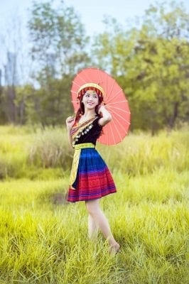 Trang phục H’Mông trong bộ ảnh ngoài trời – ảnh 21