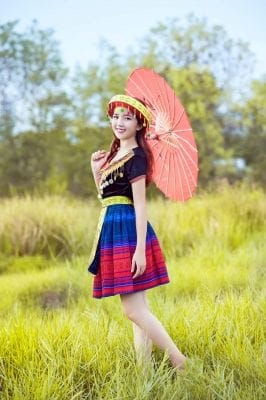 Trang phục H’Mông trong bộ ảnh ngoài trời – ảnh 31