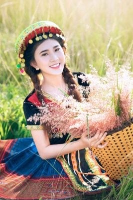Trang phục H’Mông trong bộ ảnh ngoài trời – ảnh 39