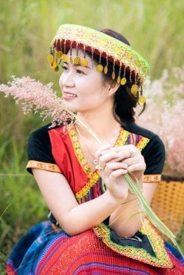 Trang phục H’Mông trong bộ ảnh ngoài trời – ảnh 36