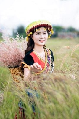 Trang phục H’Mông trong bộ ảnh ngoài trời – ảnh 40