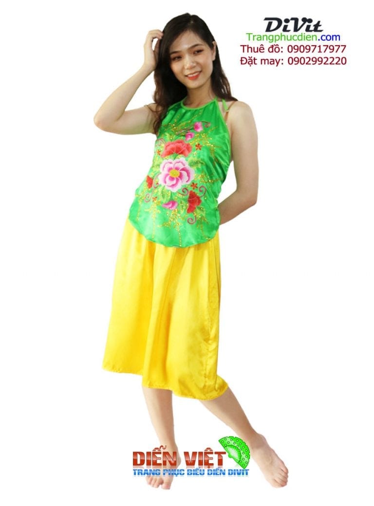 Yếm xanh váy vàng ngắn