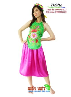 Yếm xanh váy hồng ngắn