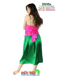 Yếm hồng váy ngắn xanh đậm