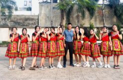 Hmong - nữ đỏ