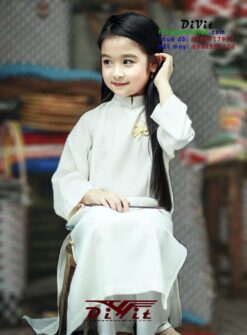 Áo dài trắng bé gái