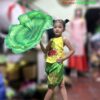 Áo yếm vàng quần bí xanh lá