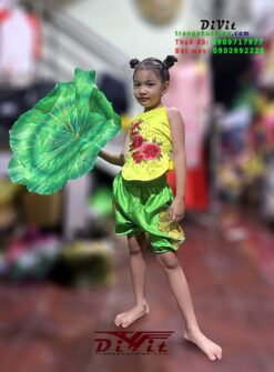 Áo yếm vàng quần bí xanh lá