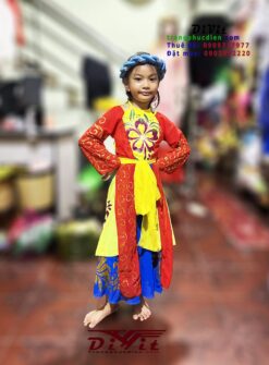 Trang phục tứ thân bé gái
