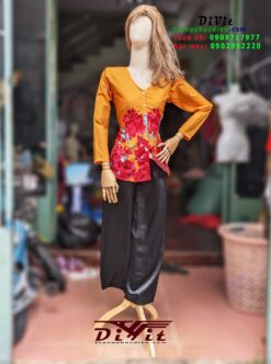 Thuê áo bà ba nữ cam hoa đỏ