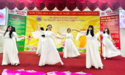 Váy múa trắng trơn