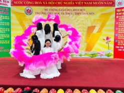 Váy múa trắng trơn