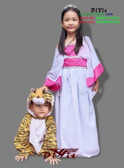 Chị Hằng và Cọp con