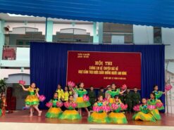 Thuê đầm bồng trẻ em