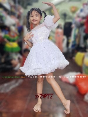 thue-dam-trang-mua-bong-be-gai