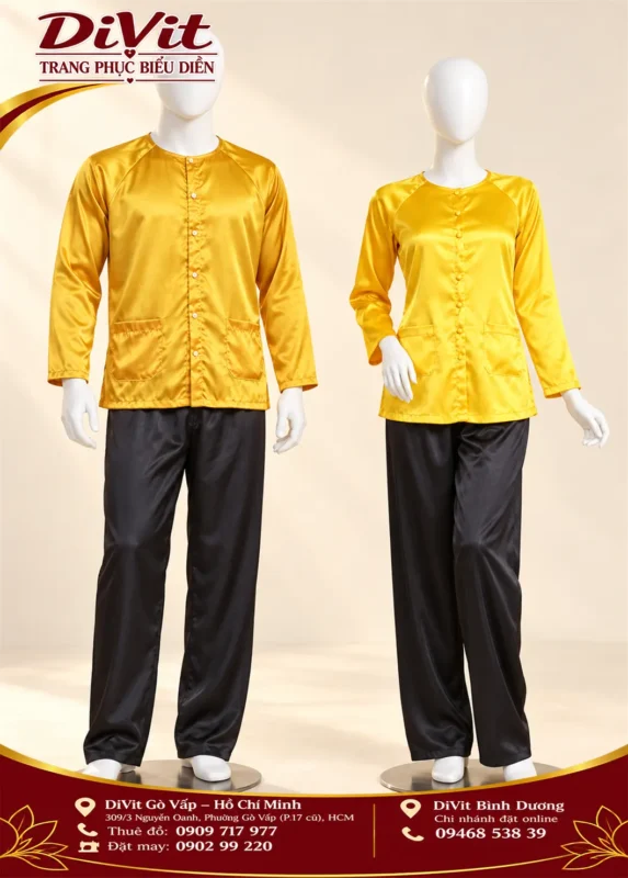 Cặp bà ba Vàng phi bóng