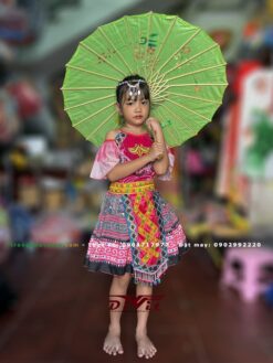 Dân tộc H'Mông bé gái 5 - 8 tuổi