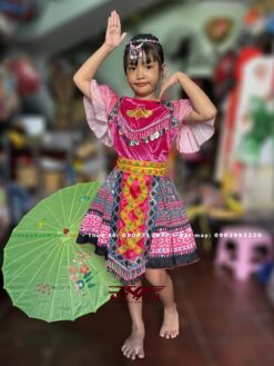 Dân tộc H'Mông bé gái 5 - 8 tuổi
