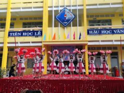 Trang phục H'Mông nữ trắng