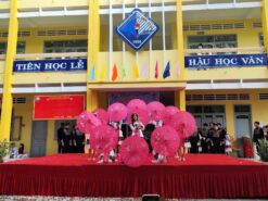 Trang phục H'Mông nữ trắng
