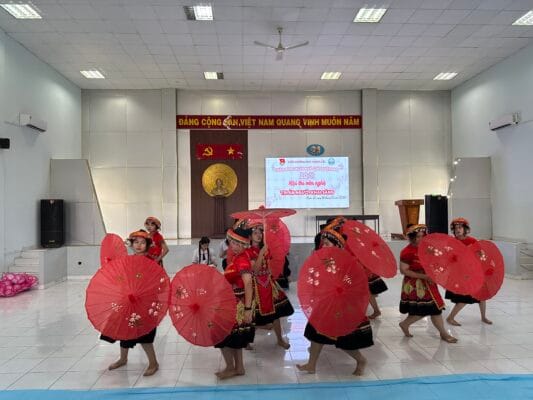 trang phục dan tộc h'mông (2)