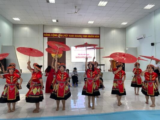 trang phục dan tộc h'mông (3)