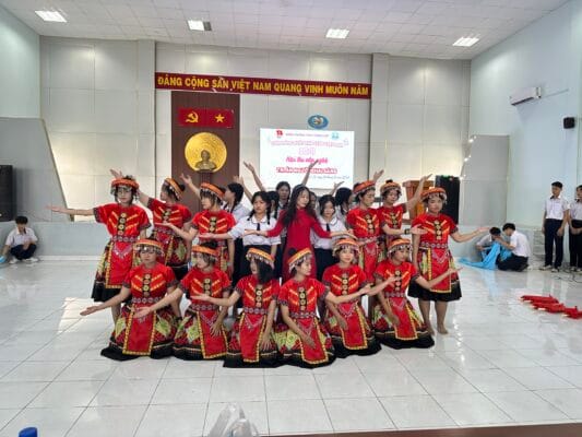 trang phục dan tộc h'mông (5)