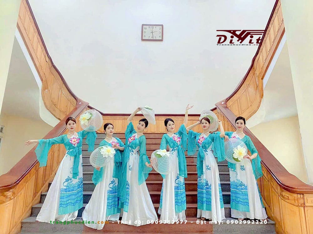 Tứ thân in hoa sen