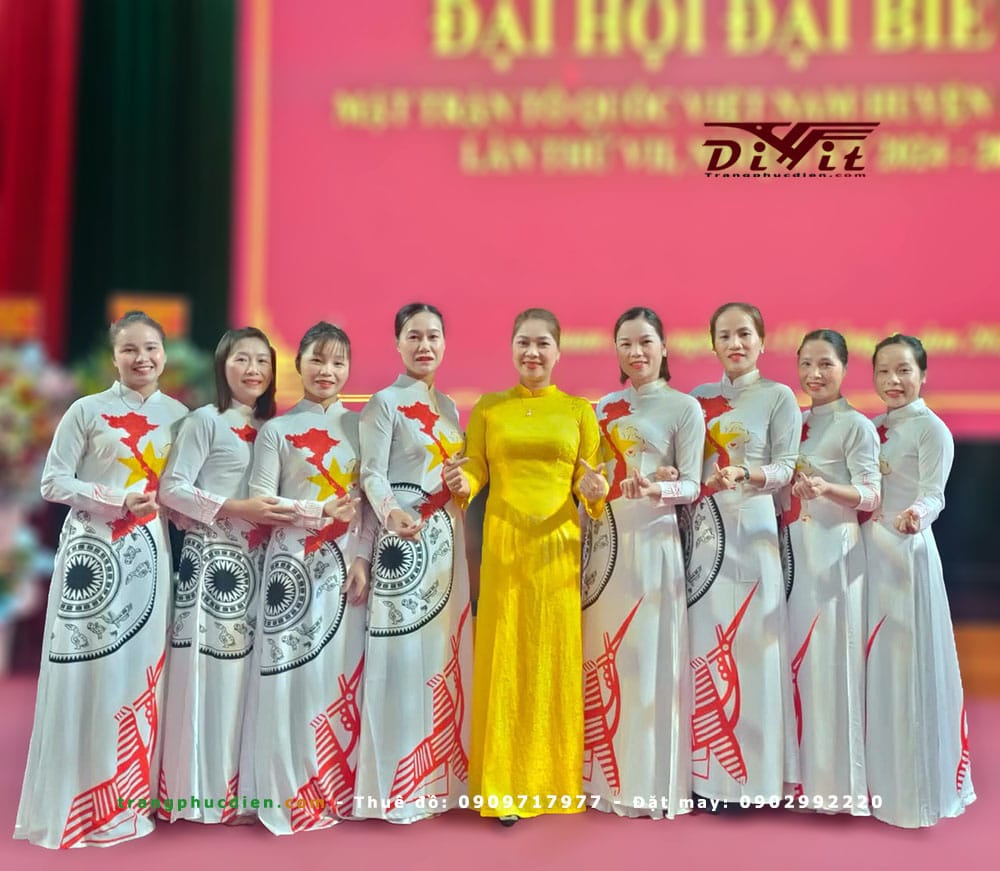 Áo dài in bản đồ Việt Nam