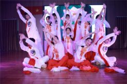 Váy múa đương đại đỏ trắng