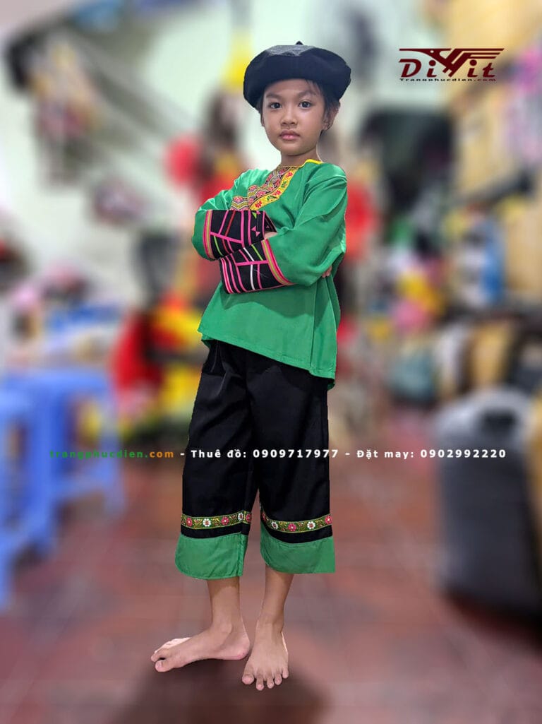 Trang phục dân tộc H'Mông bé trai