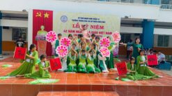 Yếm váy xanh lá