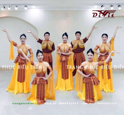 âu lạc biểu diễn văn nghệ