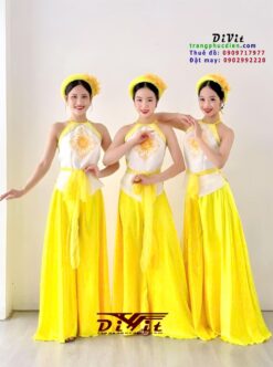 Yếm quần ống loe vàng múa